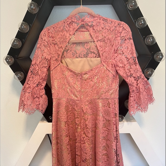 Eliza J | Bell Sleeve Lace Fit & Flare Dress in Dusty Rose size 4P - Picture 4 of 7